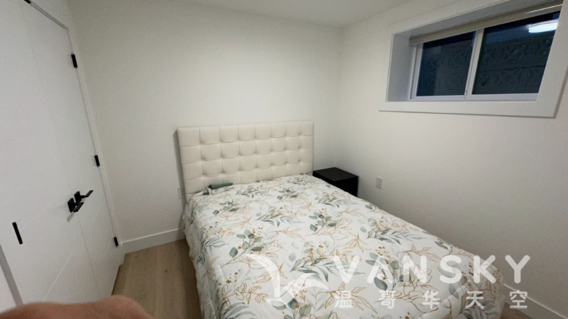 250403205316_卧室 1.jpg